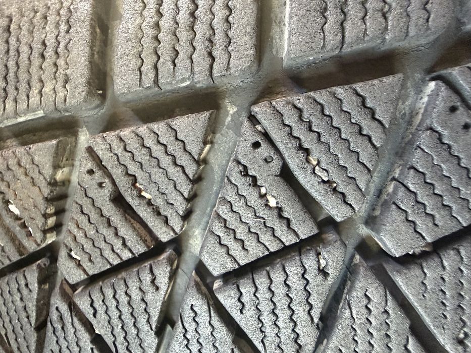 235/55 r20 Bridgestone 4шт.