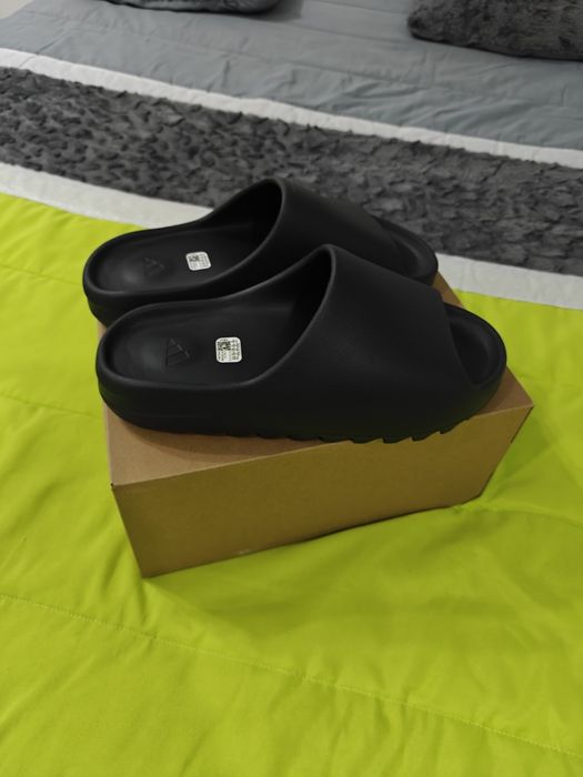 Yeezy slide onyx tamanho 41/44/46/47/48