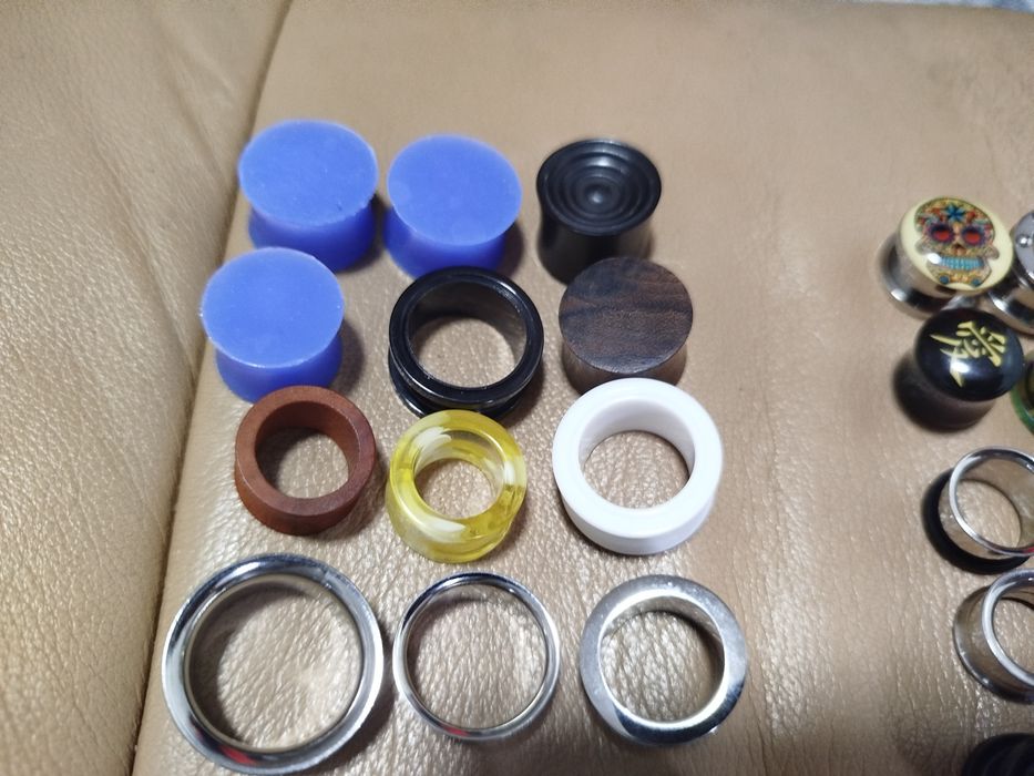 Тунелі / плаґи / розтяжки для вух — великий набір, нові