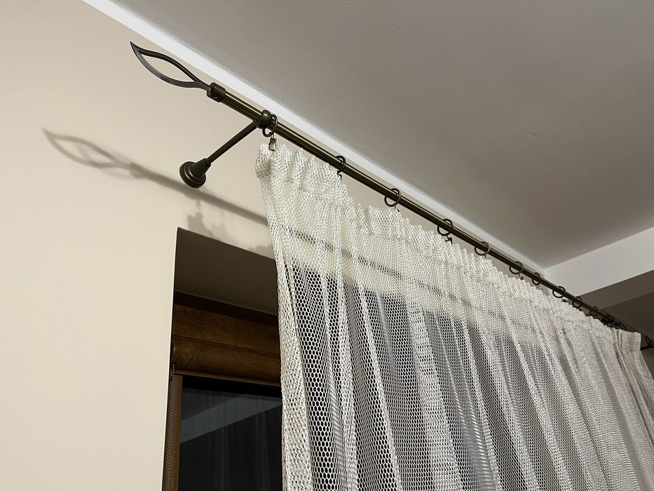 Karnisze z firankami