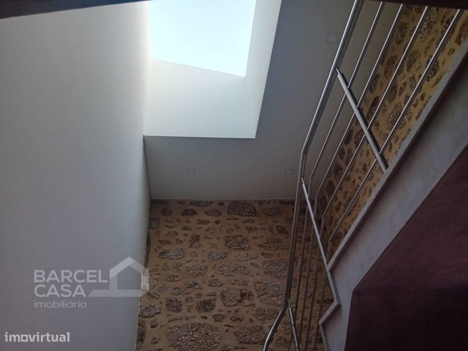 Exclusividade e Charme em Pedra: Moradia Individual T3 em Carapeços...