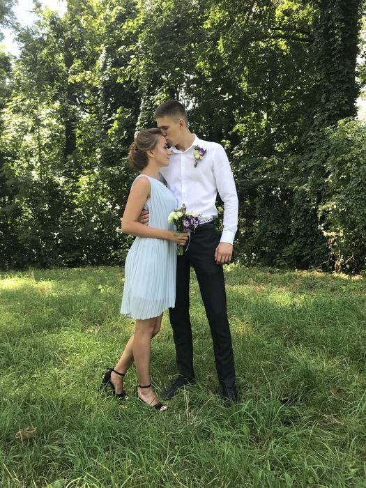 Продам коктельну сукню в плісеровку