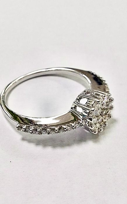 Прекрасное золотое кольцо с бриллиантами просто блеск 585 проба р15,8