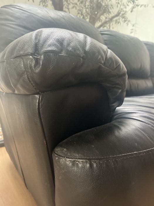 Dois Sofas De pele para venda