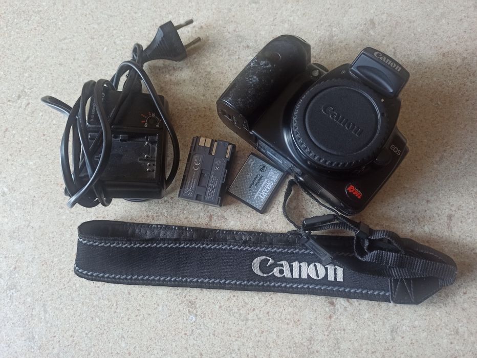 Canon EOS 300D (body)+ Ładowarka, Bateria, Pasek/Uszkodzony- reaguje