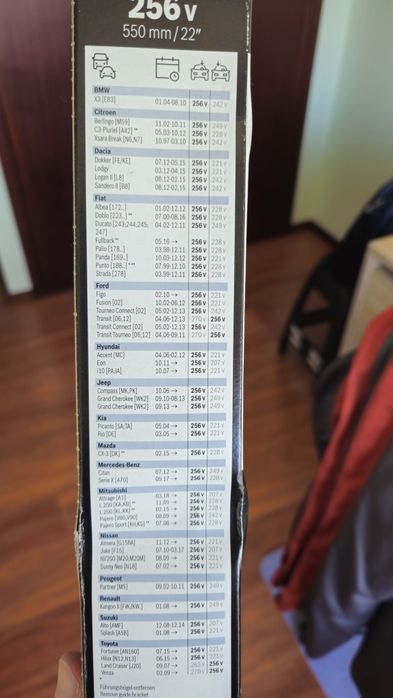 Escova limpa vidros dianteira 550mm