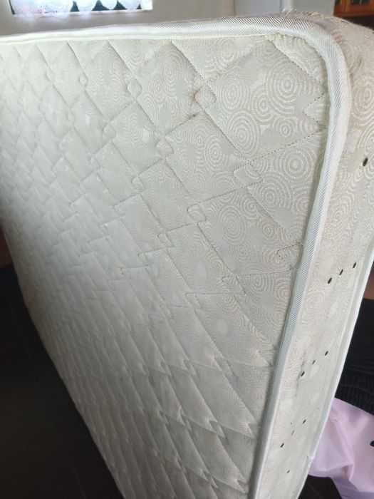 Cama de casal moderna metal