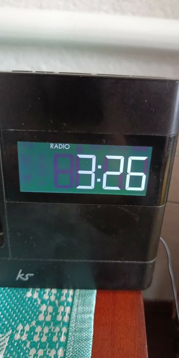 Dock станція з годинником, будильником , AUX i FM radio