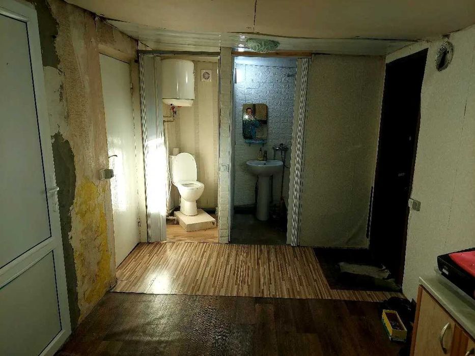 Светлое дачи, зимний уютный домик с сан/узлом и печным отоплением.