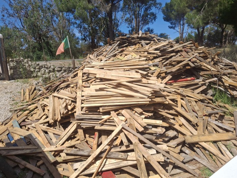 Tabuas de palete em pinho