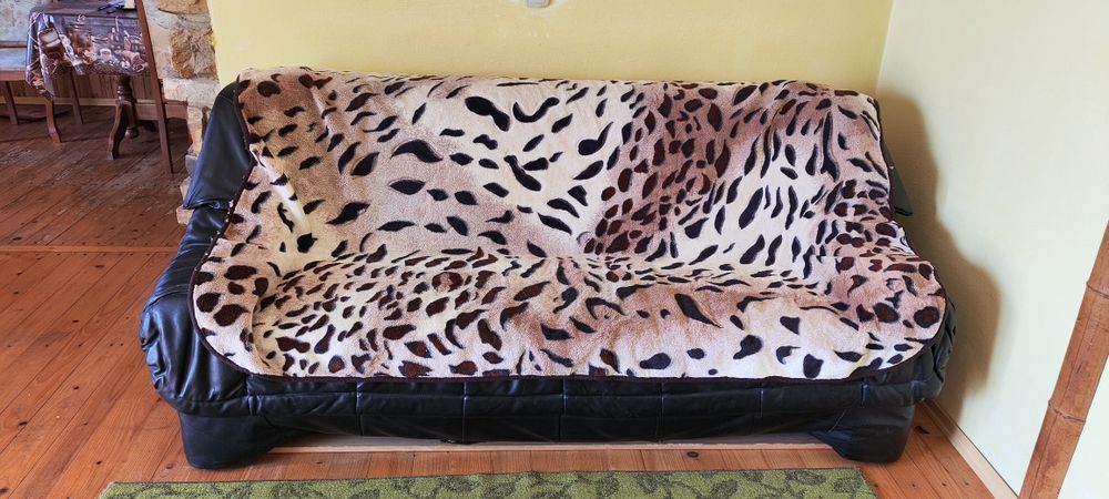 ДВА Дивани з натуральної шкіри з Німеччини.Ціна за два дивани.