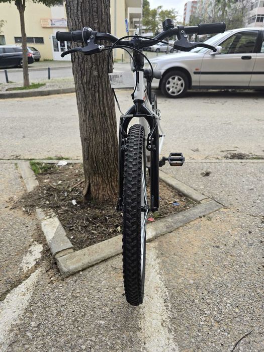 Bicicleta em ótimo estado – pronta a andar