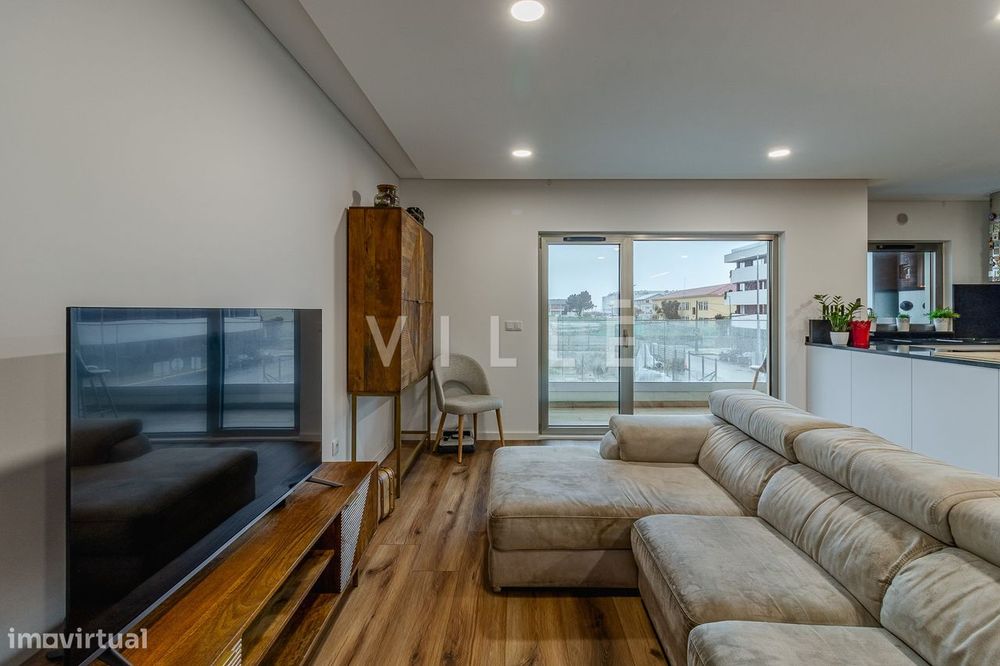 Apartamento T3 Semi-Novo Com Garagem