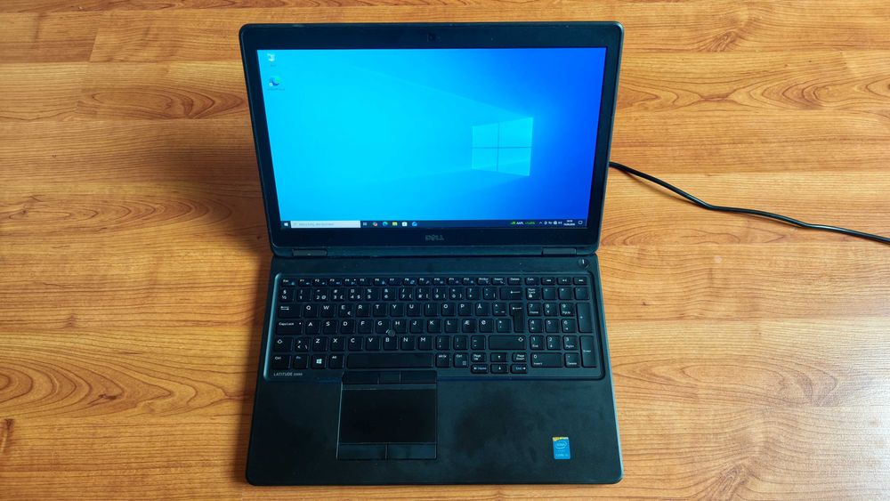 Dell Latitude E5550 [i5-5300U, 8GB RAM, 120GB SSD, FullHD]