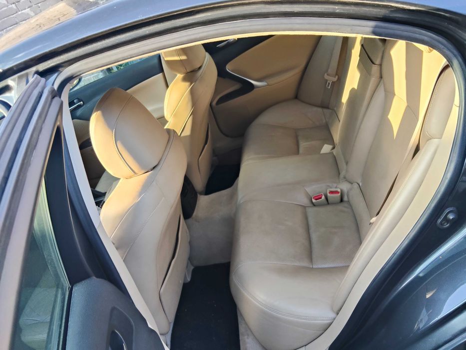 Lexus is250 prestiż