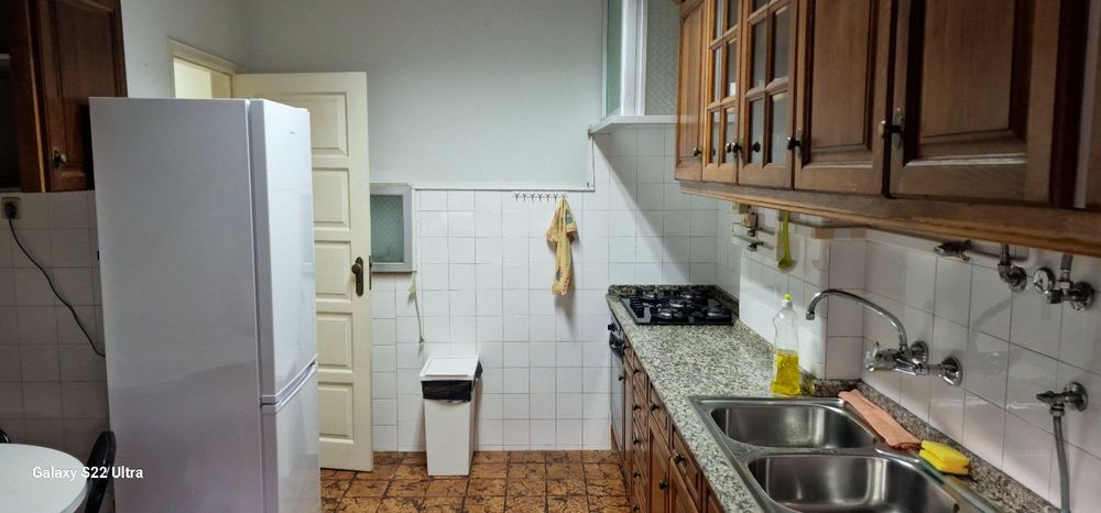 Alugo quarto compartilhado na Amadora