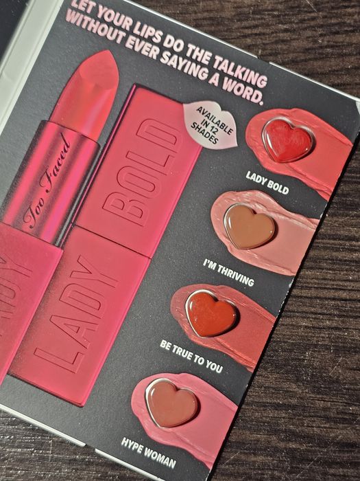 Too Faced - Lady Bold, kremowa pomadka. Zestaw 4 szminek.