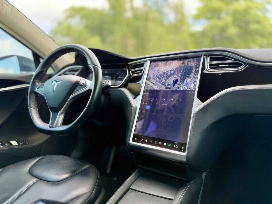 Tesla Model S      2014
