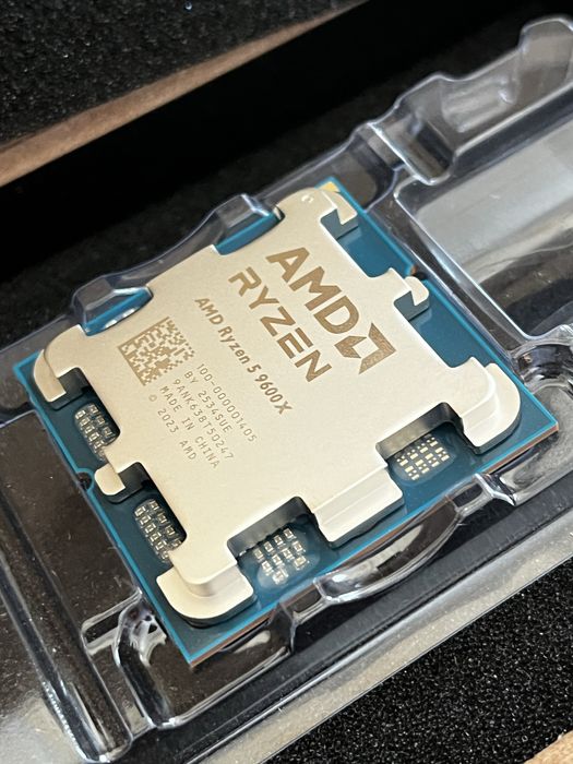 AMD Ryzen 5 9600X Tray version