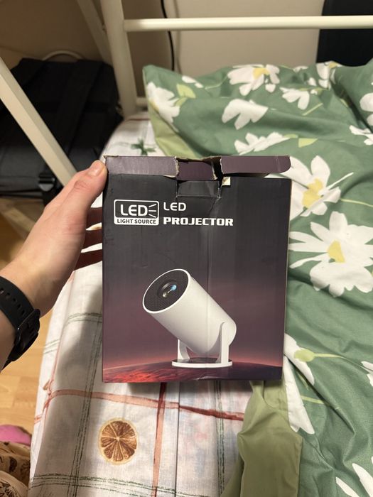 Projektor LED – model YK200