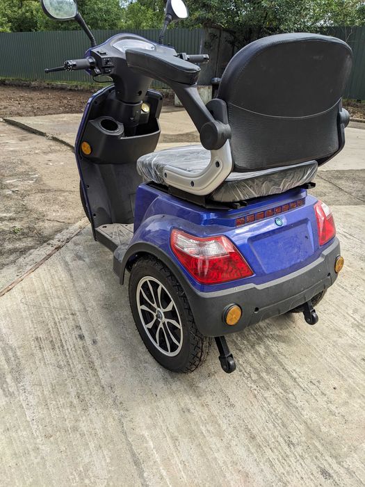 Триколісний Електроскутер VEGA Help 500