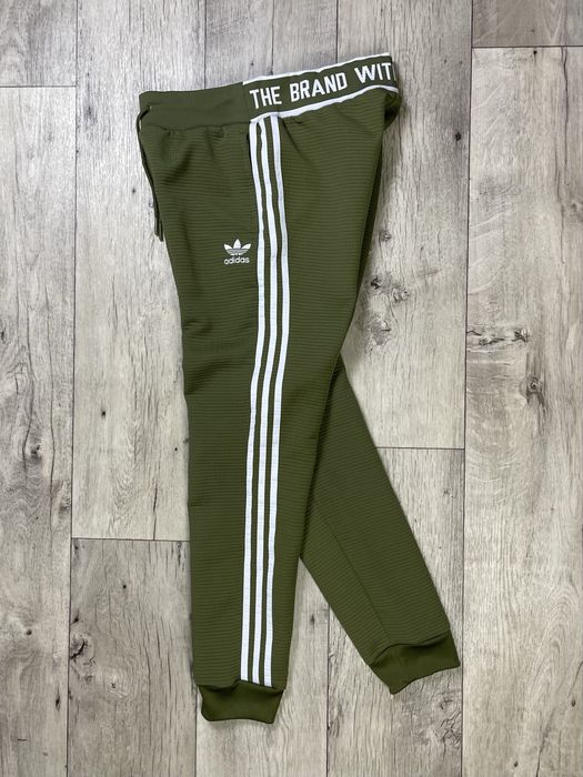 Adidas Original штаны M 12 размер хаки женские на манжете