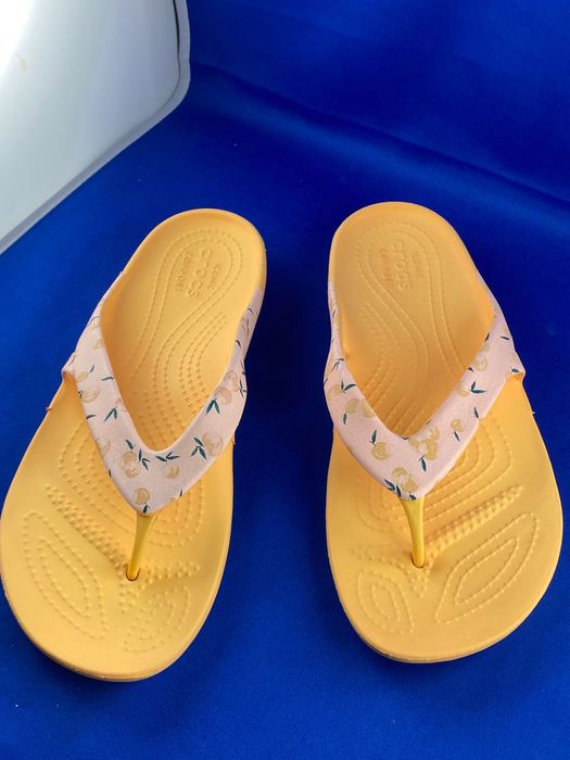 Жіночі в'єтнамки для пляжу Crocs