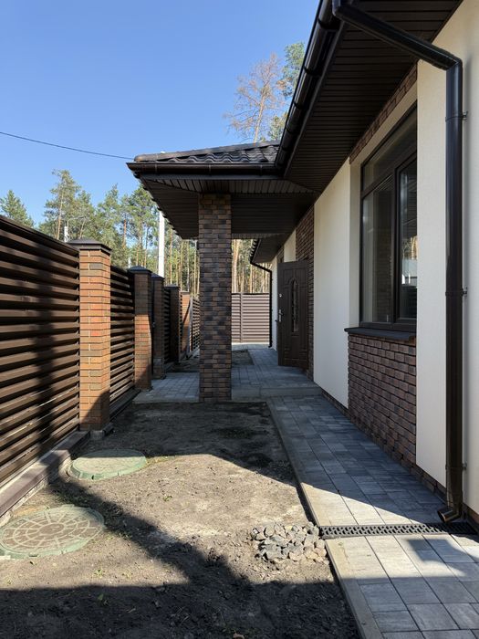 Одноповерховий будинок у Лісовій Бучі серед сосен, 4.7 сотки, газ, з керамоблоку