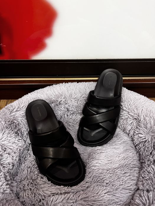 Шльопанці reserved,босоніжки,вʼєтнамки,сандалі р.37