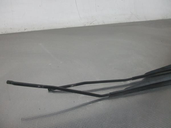 Haste / braço de escova limpa vidros frente direita RENAULT Megane III
