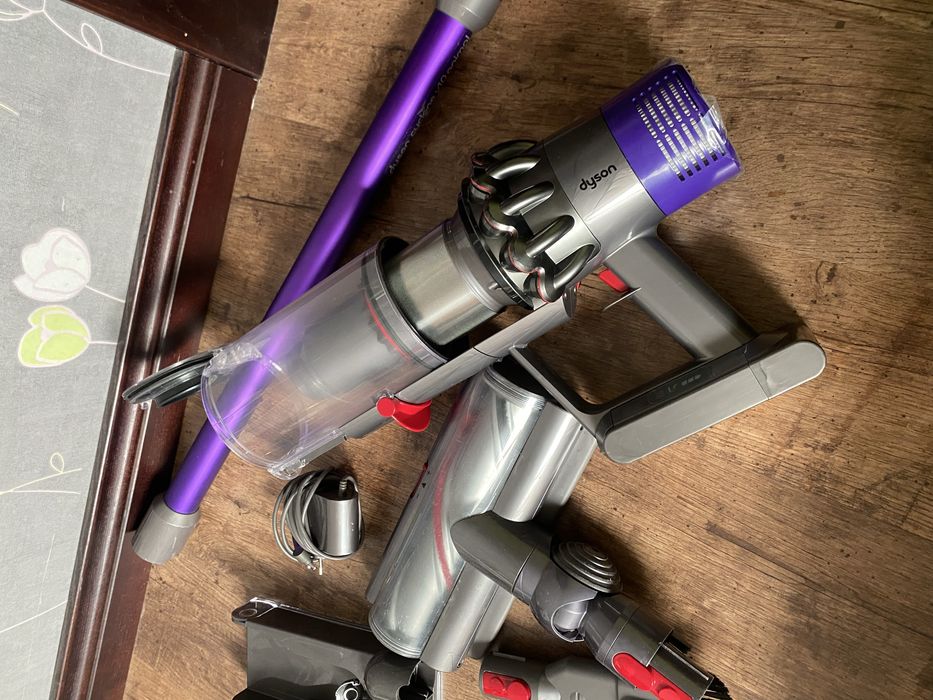 Аккумуляторный пылесос Dyson V10 Absolute