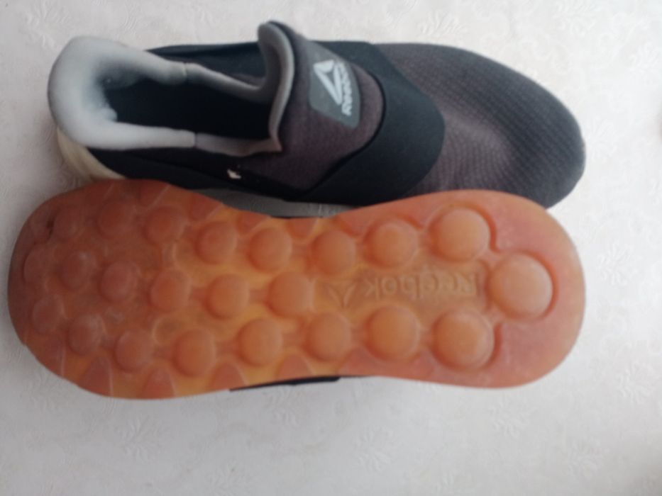 Кросівки для дівчат