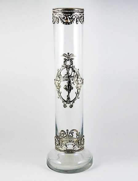 Garrafa em cristal com gargalo em prata