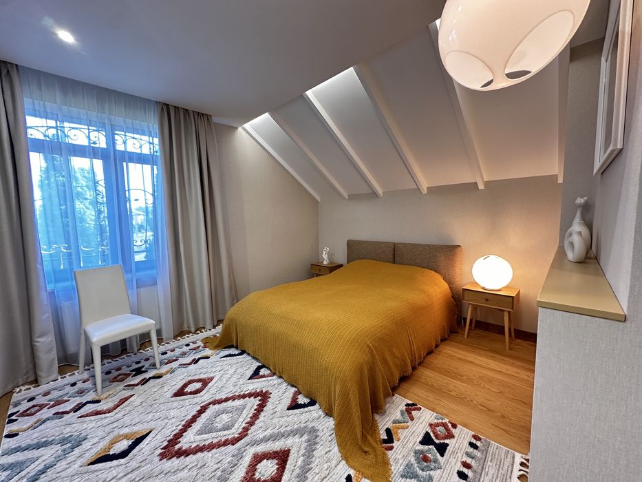 Будинок з басейном та гостьовим будинком в тихому місці Дмитрівка