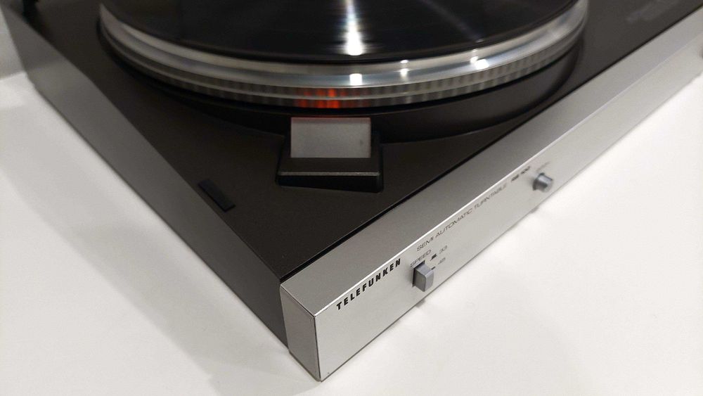Gira-Discos TELEFUNKEN RS-100 "Belt Drive" - Engenharia Japonesa TECHNICS (excelente estado)
