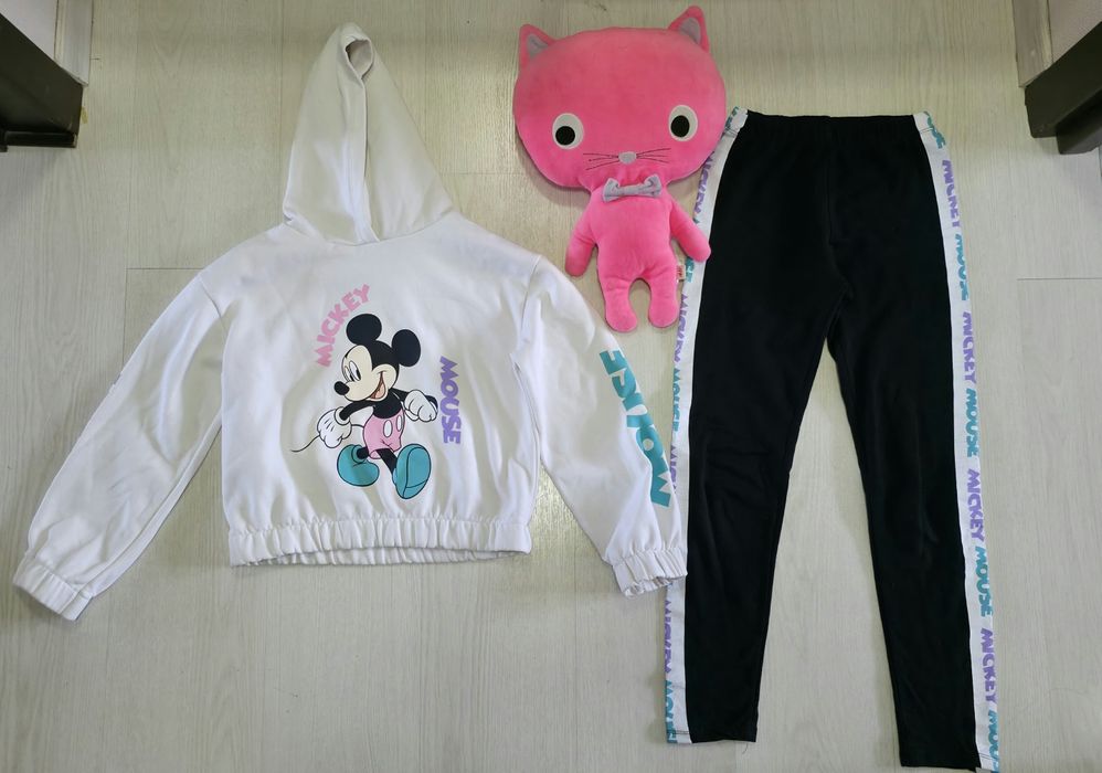 Продам спортивний костюм на дівчинку  колекція Дісней