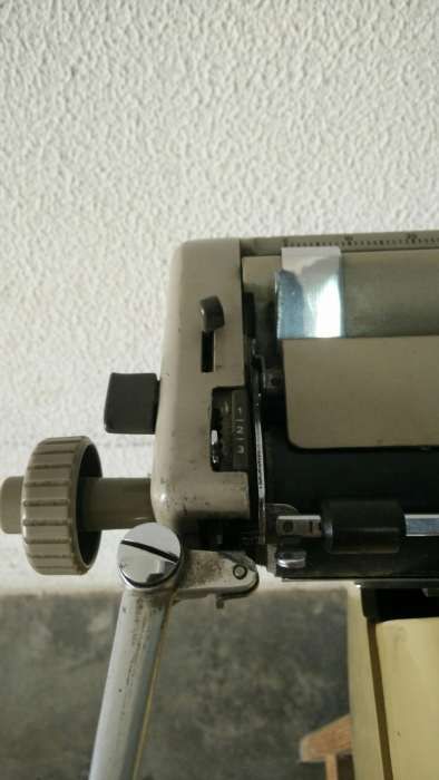Máquina de Escrever "Messa"