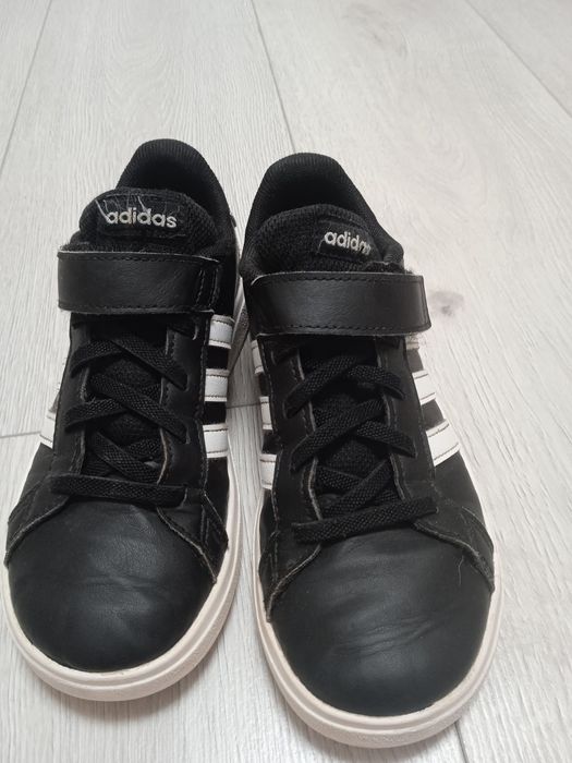 Дитячі кросівки adidas