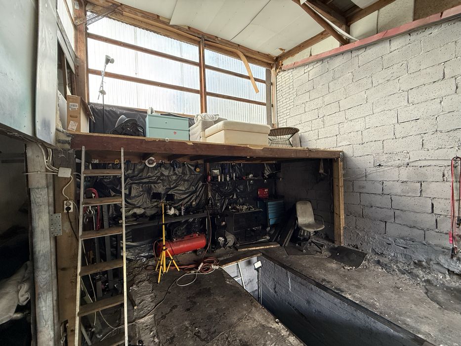 Garaz warsztatowy 50 m² z kanalem + antresola Nowa Wieś obok Pruszkow / Nadarzyn - Więcej