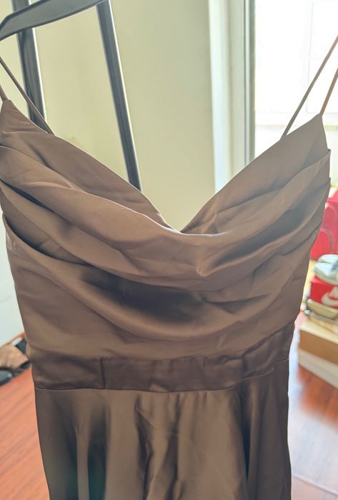 Vestido Elegante Acetinado Castanho/Café – tam M/L