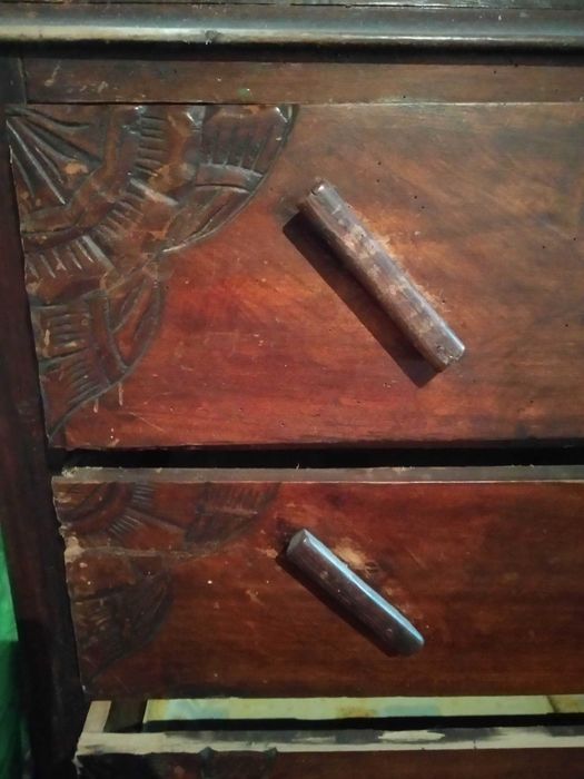 Comoda antiga- para restauro
 ( para restaurar)