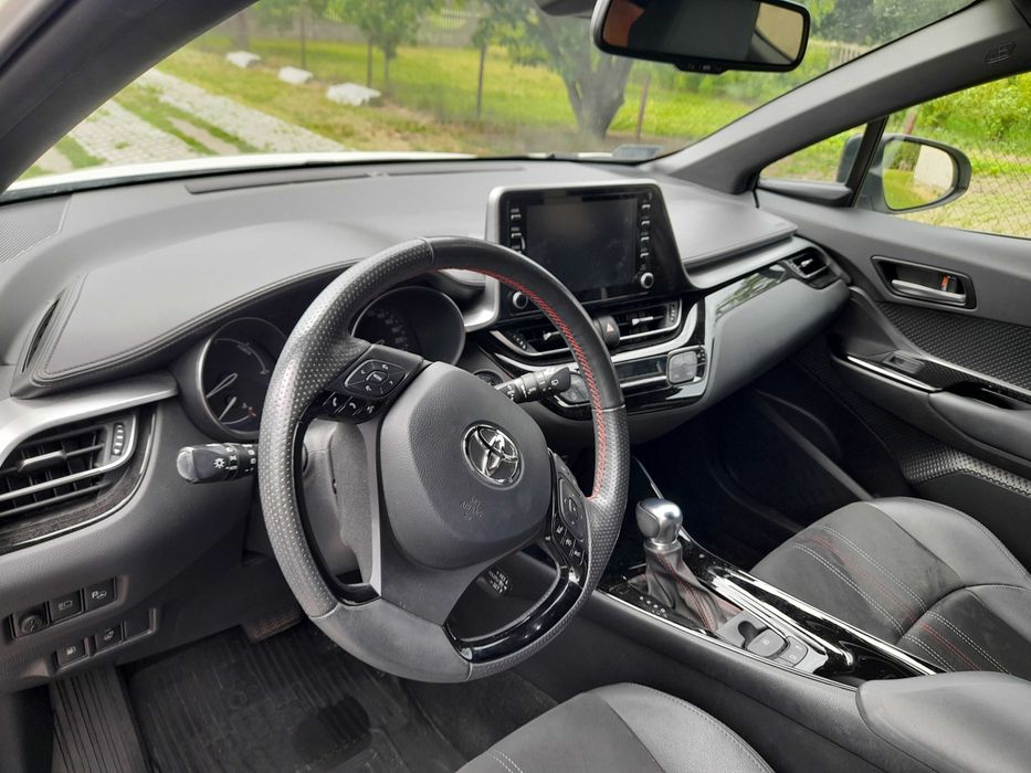 sprzedam samochód toyota CH-r GR sport