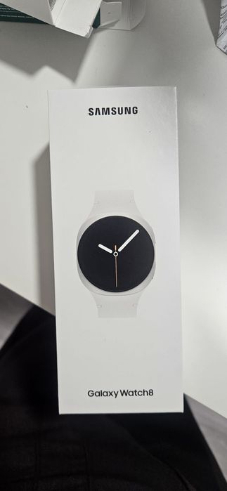 Smartwatch Samsung Galaxy Watch8

Tem 2 meses, ainda tem factura, foi muito pouco usado, sem riscos ou ma