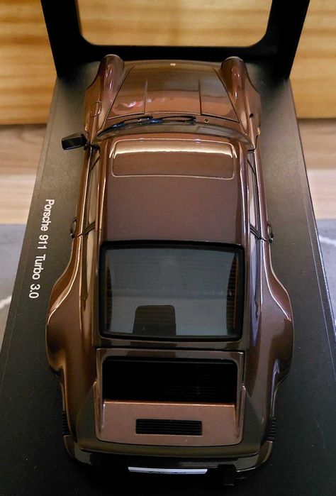 Porsche 911 (930) Turbo 3.0 Brown Copper Metallic 1976 AUTOart 1:18