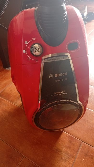 Aspirador Bosch Série 8 ProAnimal – Potente | Completo |