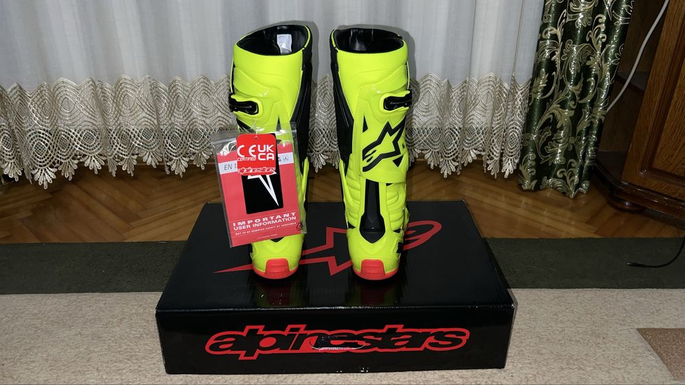 Мотоботи Alpinestars tech 10 для мотокросу