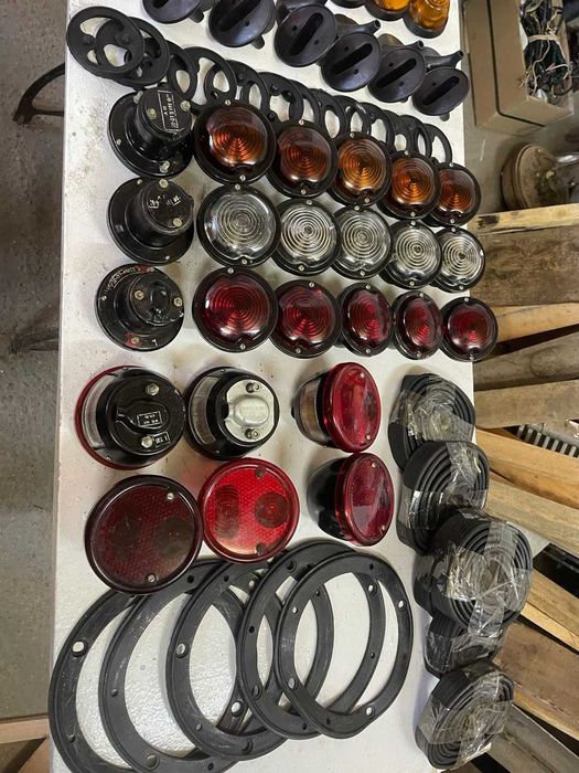 Фонарі габаритні, повторювачі поворотів, стопи Уаз, Зил, Газ 53, КАМАЗ