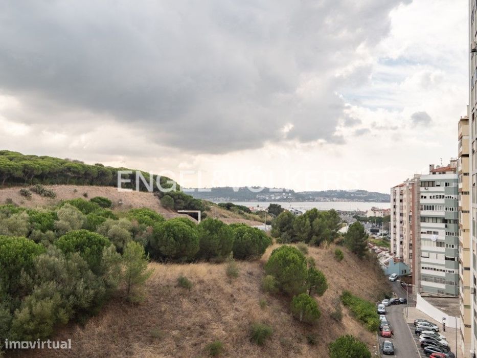 Amplo T3 em Algés