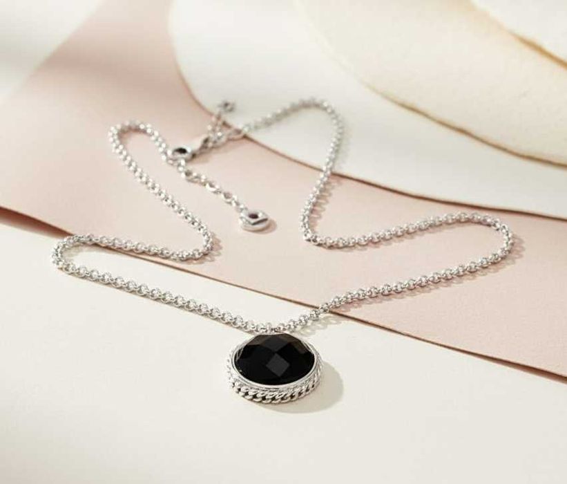 Srebrny naszyjnik z czarnym, fasetowanym Onyksem i rubinem, nowy