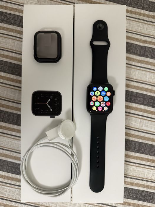 Apple Watch SE 44mm GPS (2022)